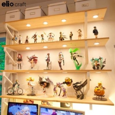 Bộ sưu tập mô hình nhân vật anime đẹp được trưng bày trên kệ với nhiều figure cao cấp dành cho người yêu thích anime và manga.